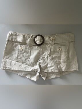 NWT Y2K VTG TRUE FREEDOM Juniors Short Shorts/Belted/Cargo in Army Tan (Size 9)
